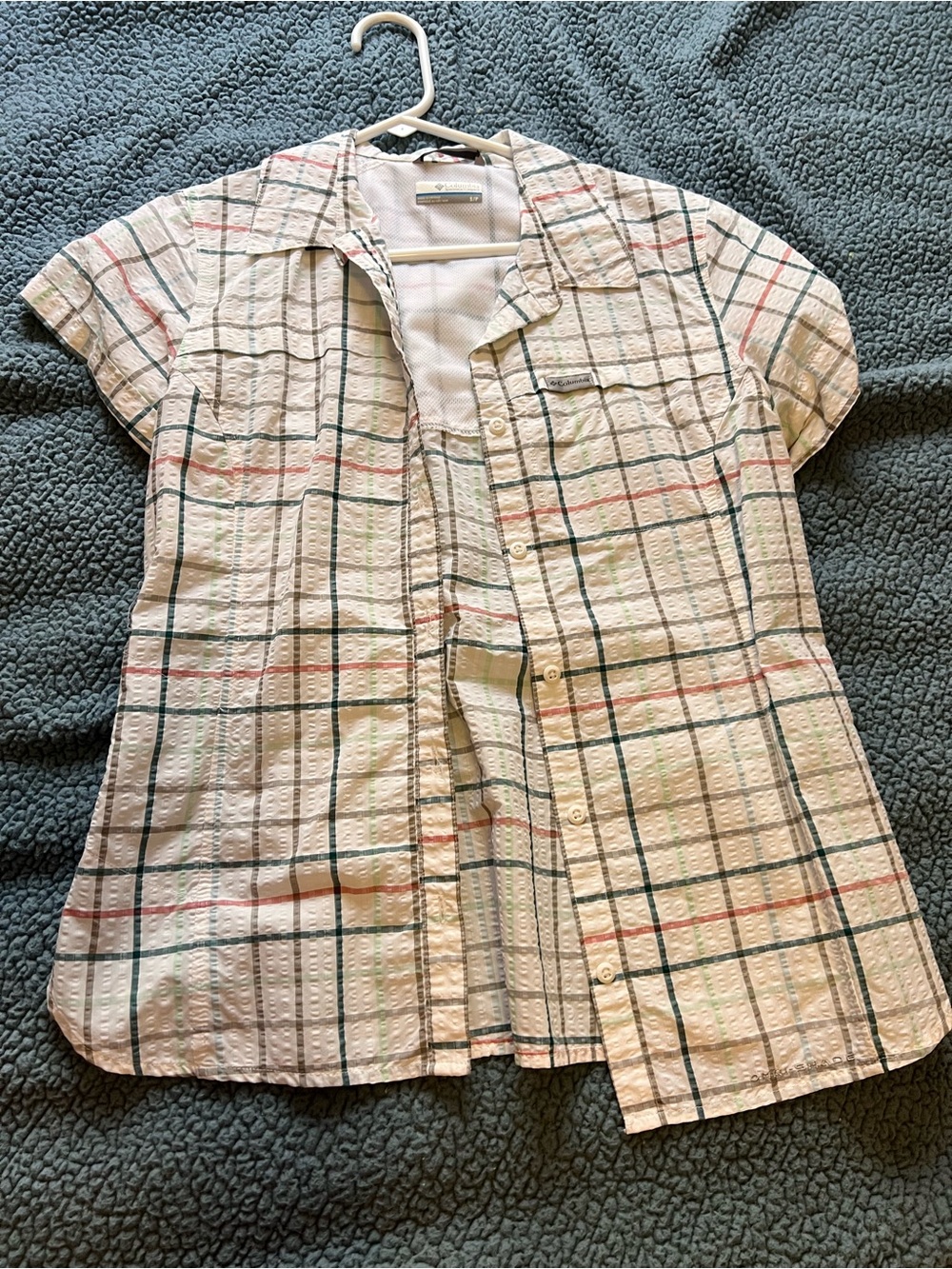 Columbia Women’s Lightweight White Plaid Short-Sleeve Button-Up Top